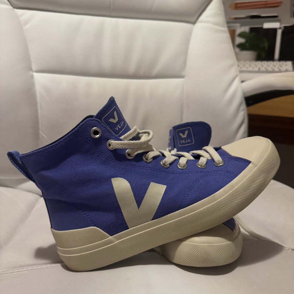 RARE Veja Wata II Sneakers Unisex - Size: W-US 10/M-US 8.5 / EU 41